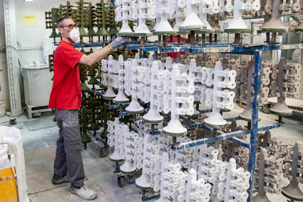 Medeko Precision Castings spoločnost v Považskej Bystrici ktora sa zaoberá presnými odliatkami, umeleckými odliatkami.