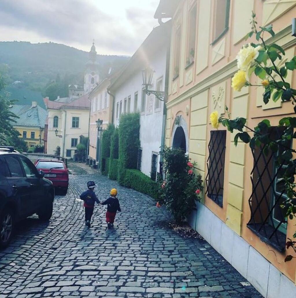 Takto si žije v jej milovanom meste.