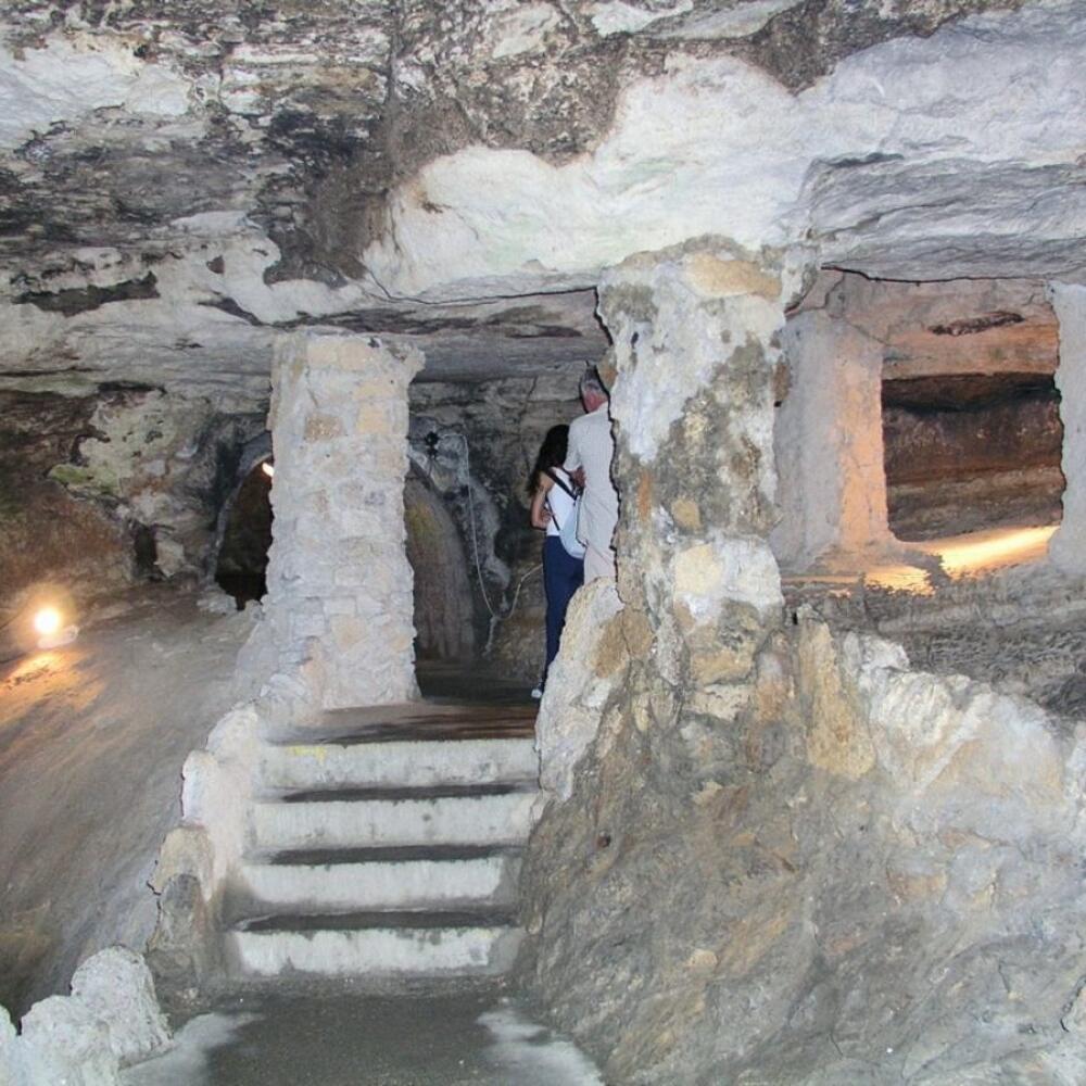 Jaskyňa