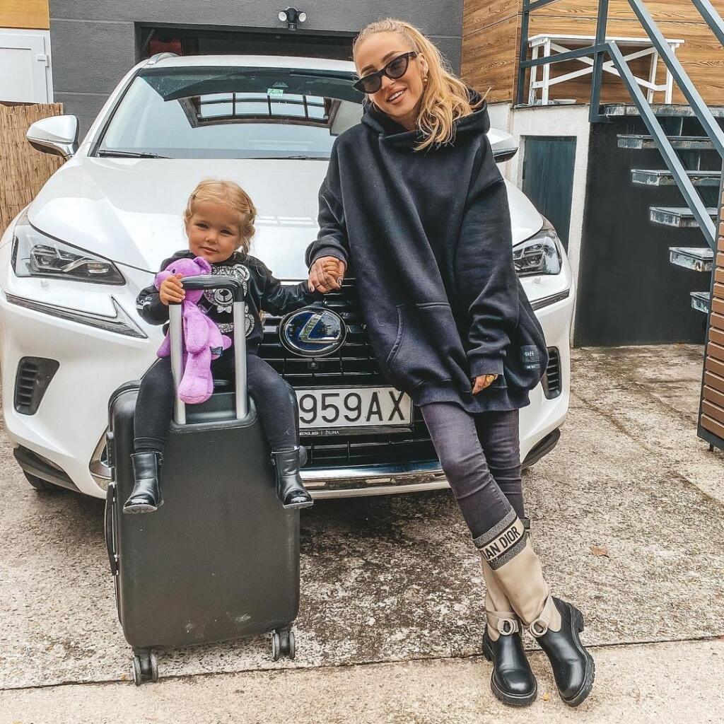 Lucka venuje všetok svoj čas v prvom rade dcérke