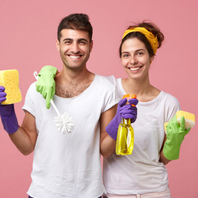 Vedecky dokázané: Doma by mali upratovať a čistiť muži
