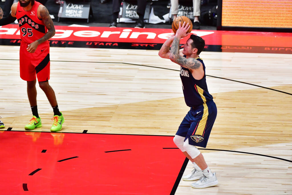 Americký basketbalista JJ Redick oznámil v utorok po pätnástich sezónach v zámorskej NBA koniec kariéry.