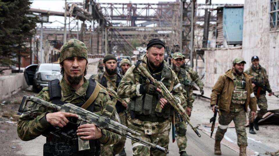 Na zdjęciu żołnierze czeczeńskiego batalionu ochotniczego Akhmat w Mariupol Azovstal.
