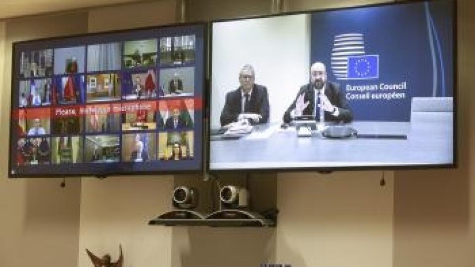 Predseda Európskej rady Charles Michel počas mimoriadnej videokonferencie s lídrami štátov EÚ.