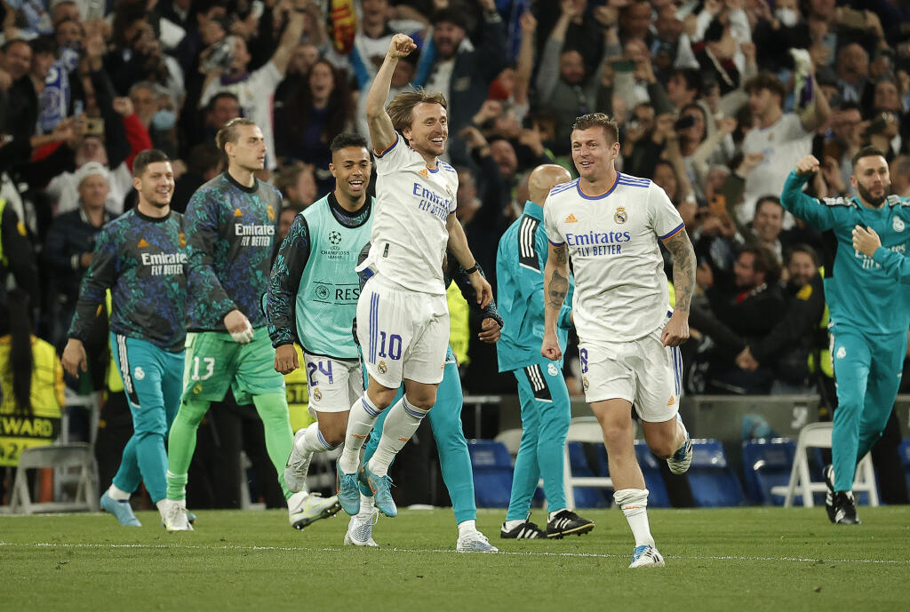 Radosť hráčov Realu Madrid po postupe do finále Ligy majstrov.