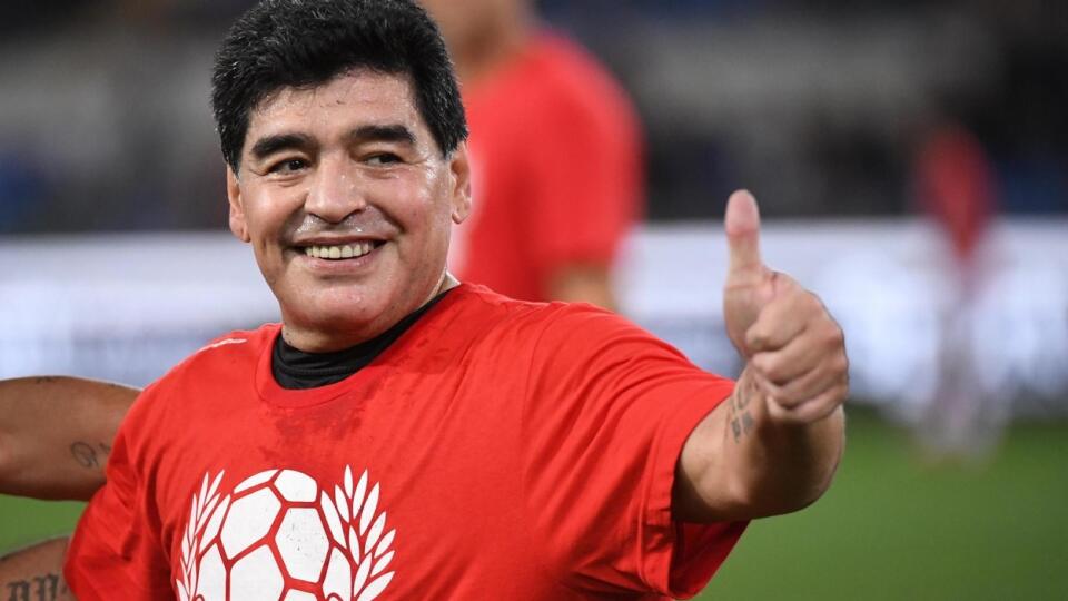 V roku 2016 podstúpil Maradona zákrok u plastických chirurgoch.