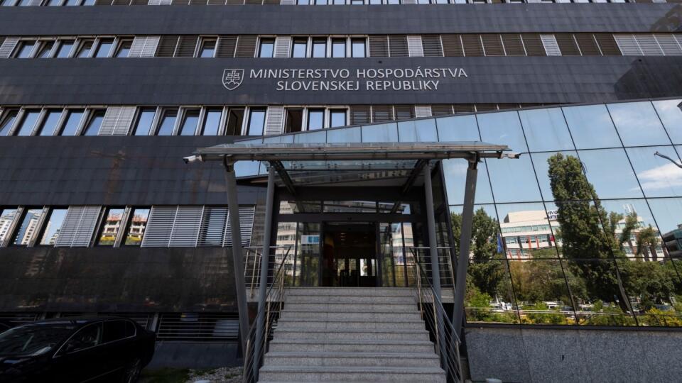 Na snímke budova, v ktorej sídli Ministerstvo hospodárstva SR.
