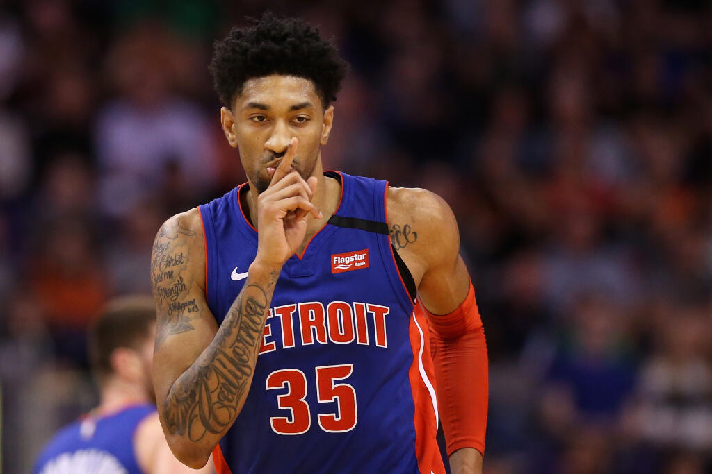 Bakstbalista Detroitu Pistons Christian Wood je tiež pozitívne testovaný.