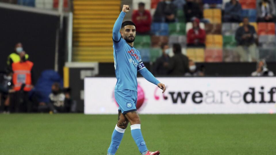 KK52 Udine - Futbalista Lorenzo Insigne z Neapola sa teší z gólu počas zápasu 4. kola talianskej Serie A Udinese Calcio - SSC Neapol  20. septembra 2021 v Udine. FOTO TASR/AP
Napoli's Lorenzo Insigne celebrates after scoring the first goal of the game during the Serie A soccer match between Udinese and Napoli, at the Dacia arena in Udine, Italy, Monday, Sept. 20, 2021. (Andrea Bressanutti/LaPresse via AP)