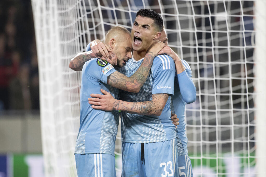 Ako by to Ronaldovi svedčalo v drese Slovana Bratislava?