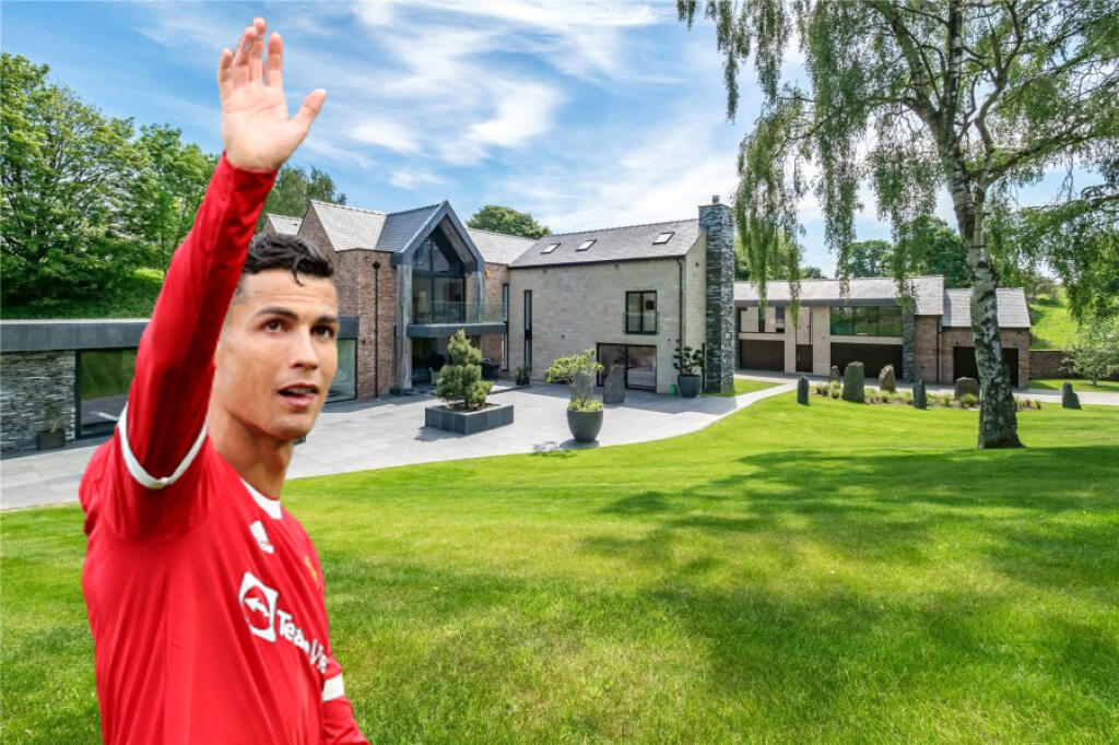 Cristiano Ronaldo sa po prestupe do Manchestru United ubytoval s celou rodinou v luxusnej vile, no dlho sa v nej neohrial a musel si nájsť nové bývanie.