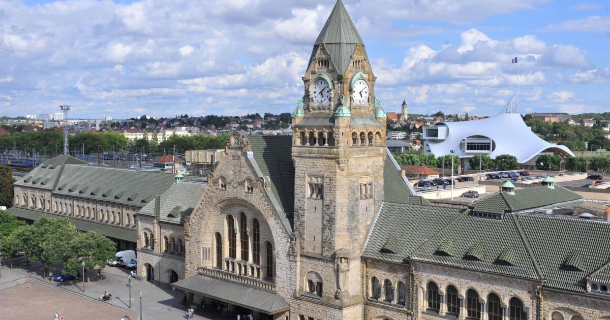 Une gare allemande dans la ville française de Metz ressemble à une église