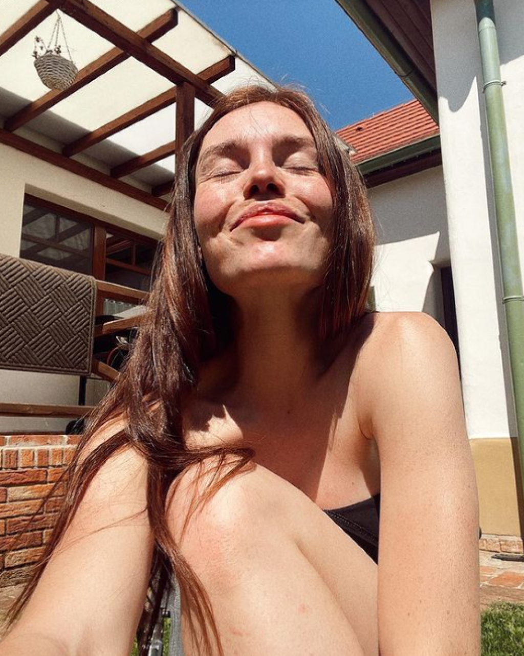 Mária síce vyšla na slniečko v plavkách, sledovateľom však veľa neukázala.