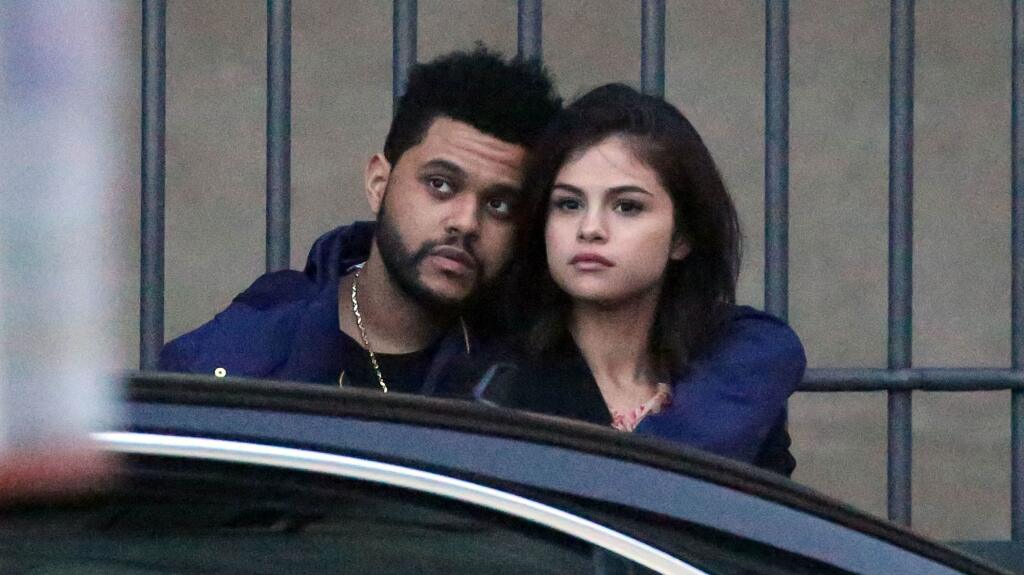Weeknd a Selena.