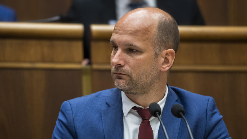 Na snímke podpredseda NR SR Gábor Grendel (OĽANO) počas 90. schôdze Národnej rady SR v Bratislave 2. mája 2023. FOTO TASR - Jaroslav Novák