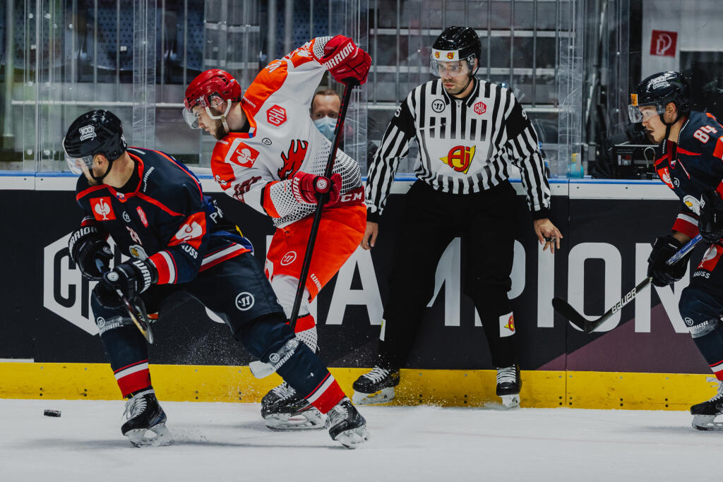 Počas zápasu F skupiny Champions hockey league medzi HC Slovan Bratislava a Oceláři Třinec.