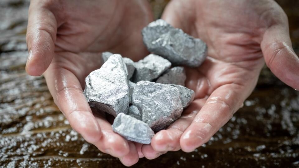 Miners,Hold,In,Their,Hands,Platinum,Or,Silver,Or,Rare