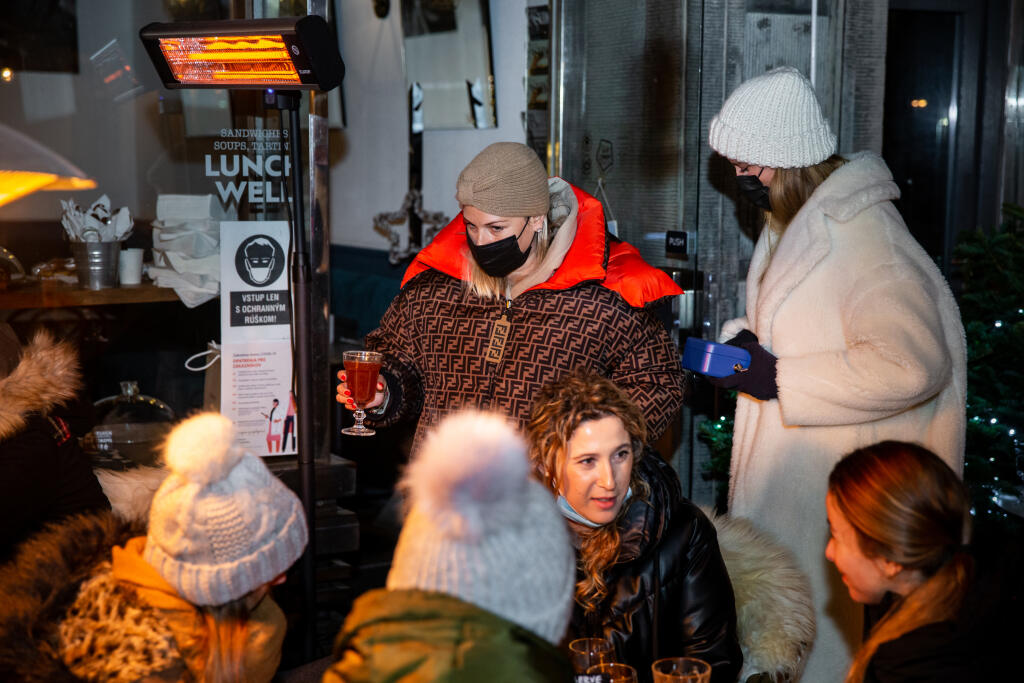 Charitatívny vianočný punč, ktorého sa aktívne zúčastnila aj bývalá tenistka Dominika Cibulková.