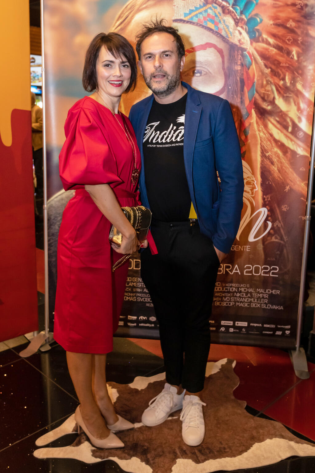 Herec Juraj Kemka hrá vo filme Indián, na premiéru ho prišla podporiť jeho manželka Adriana Kemková.