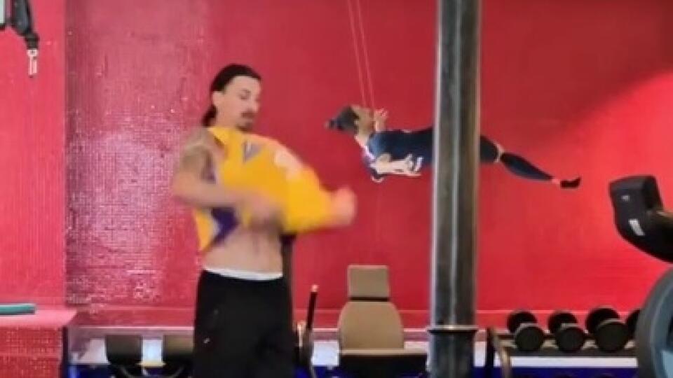 Zlatan Ibrahimovič to s loptou rozhodne vie