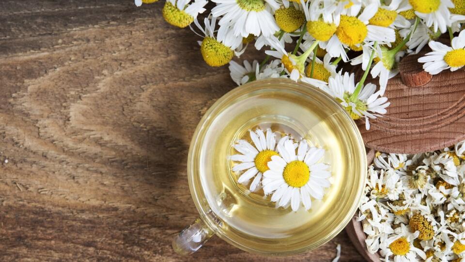 Cup,Of,Herbal,Chamomile,Tea,With,Camomile,Dry,Blossoms,,Dried