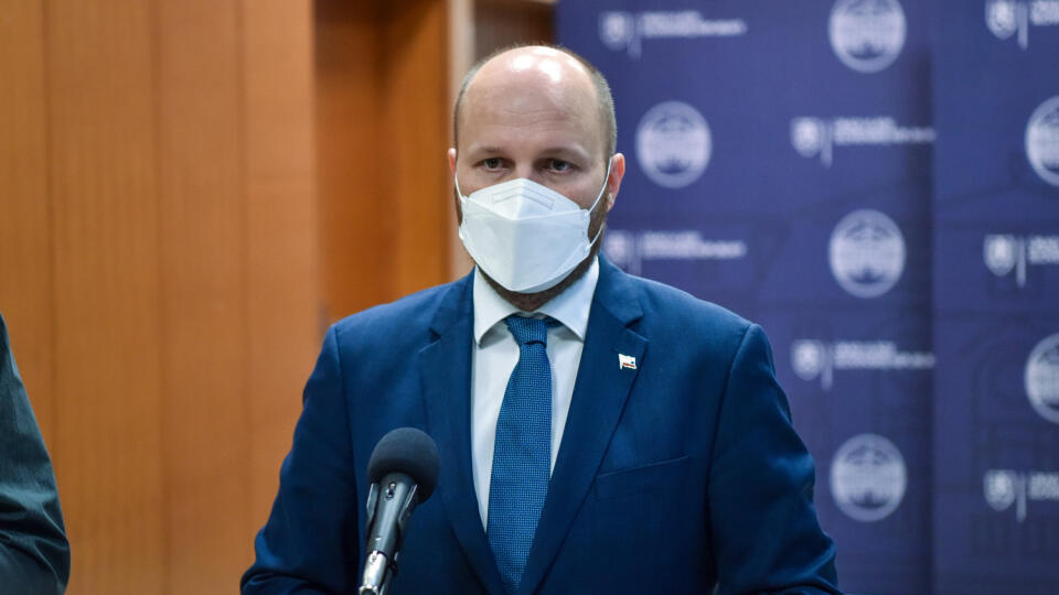 Na snímke minister obrany SR Jaroslav Naď (OĽaNO) prichádza na 54. rokovanie vlády SR v Bratislave v stredu 26. januára 2022. FOTO TASR - Pavol Zachar
