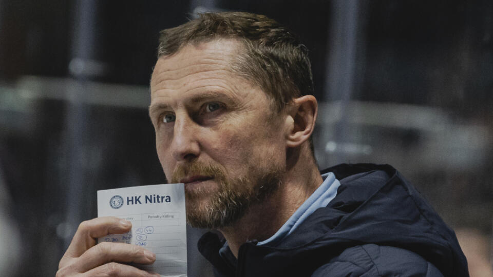 Na snímke Antonín Stavjaňa (HK Nitra) počas druhého zápasu finálovej série Kaufland Play Off hokejiovej Tipsport Extraligy.
