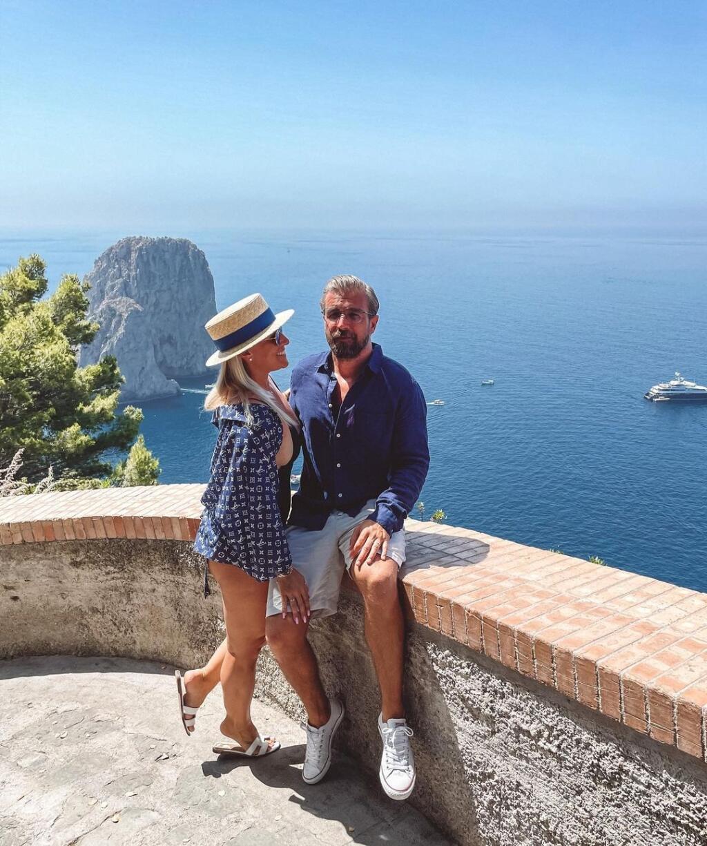 Na dovolenke v Taliansku si Cibulková pripomenula významný dátum, 9. júla sa totiž vydala za manžela Michala. Piate výročie teda Navarovci oslávili práve na Capri.