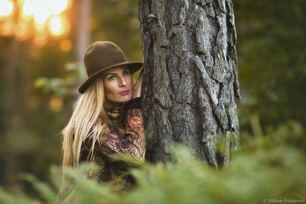 Aj keď nie je poľovníčka, do lesa jednoznačne patrí. K Vierke a jej foto talentu sa určite ešte vrátime a to obšírnejším článkom v niektorom najbližšom čísle časopisu poľovníctvo a rybárstvo!