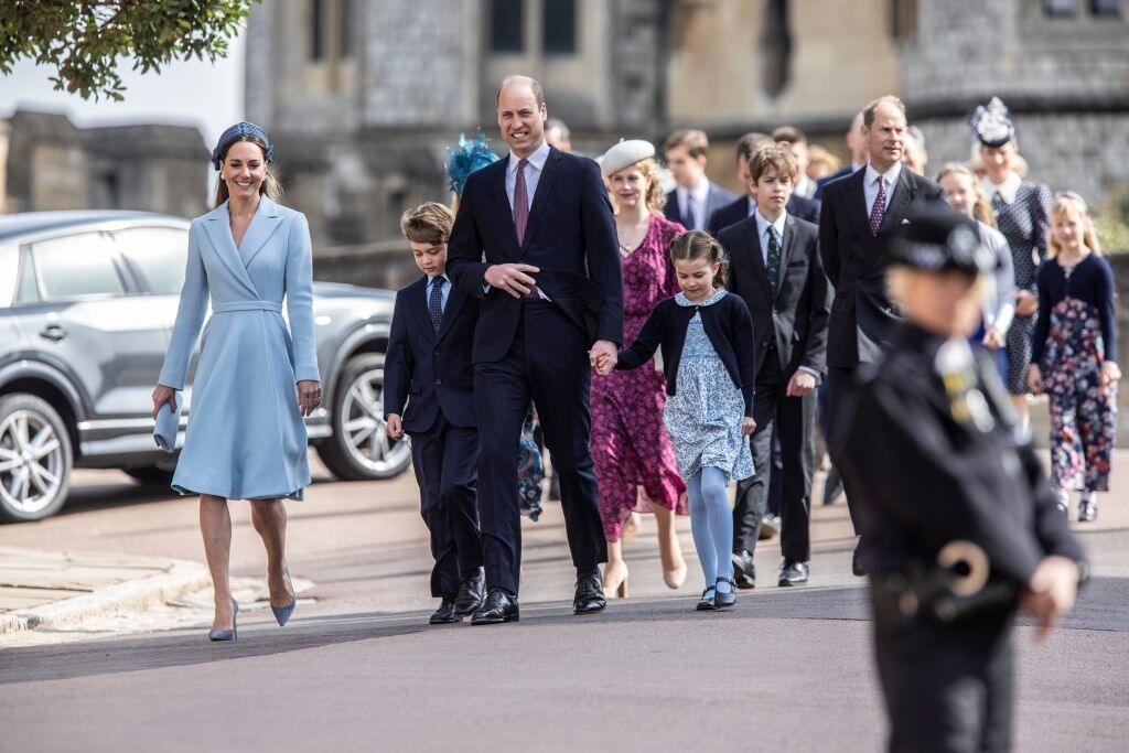 Vojvodkyňa Kate a princ William vzali svoje deti na bohoslužbu. Krásne sa zladili, pristalo im to spolu. Rodinka ako zo žurnálu!