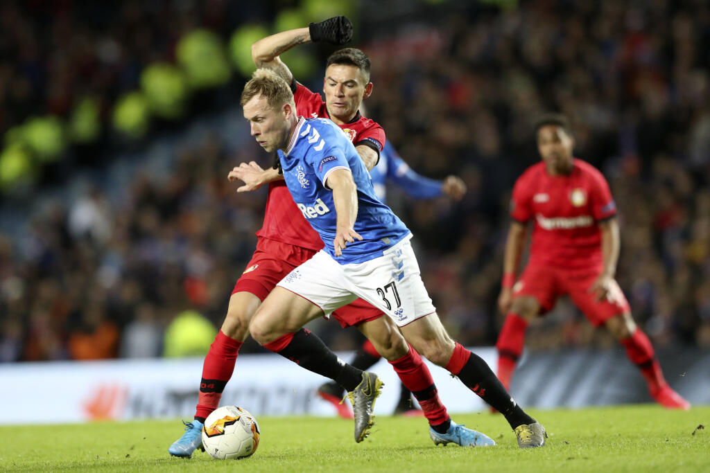 Glasgow Rangers nestačil na Bayer Leverkusen, ktorý v Ibrox Parku vyhral gólmi 20-ročného veľkého talentu nemeckého futbalu Kaia Havertza, čílskeho stredopoliara Aranguiza a jamajského útočníka Leona Baileyho.