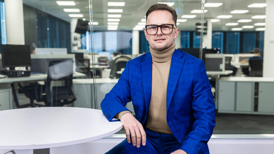 Politológ Miroslav Řádek v štúdiu PLUS 7 DNÍ v Bratislave.