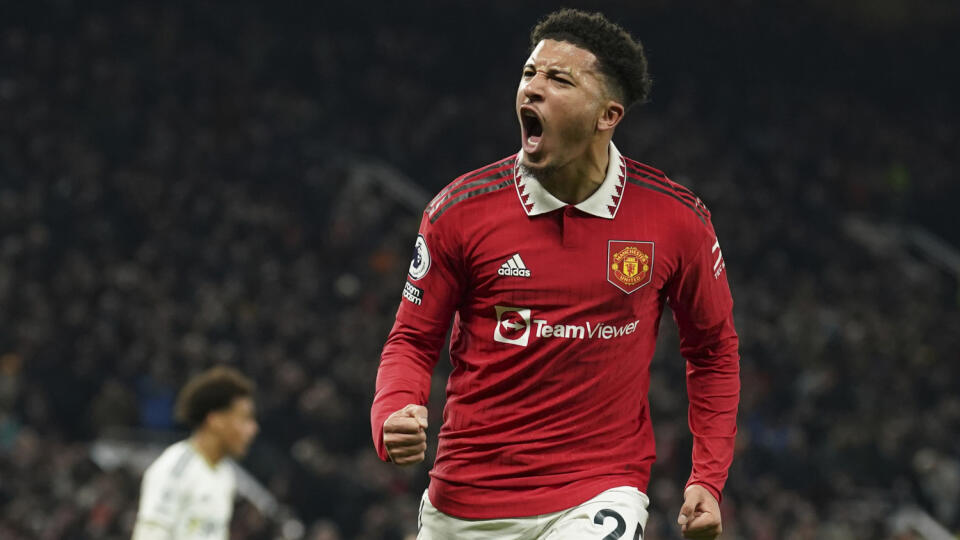 WA 29 Manchester - Futbalista Manchestru United Jadon Sancho sa teší po strelení gólu v dohrávke 8. kola anglickej futbalovej Premier League Manchester United - Leeds United v Manchestri v stredu 8. februára 2023. FOTO TASR/AP
Manchester United's Jadon Sancho celebrates after scoring his sides second goal during the English Premier League soccer match between Manchester United and Leeds United at Old Trafford in Manchester, England, Wednesday, Feb. 8, 2023. (AP Photo/Dave Thompson)