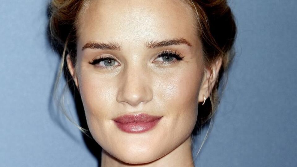 Rosie Huntington- Whiteley (28)