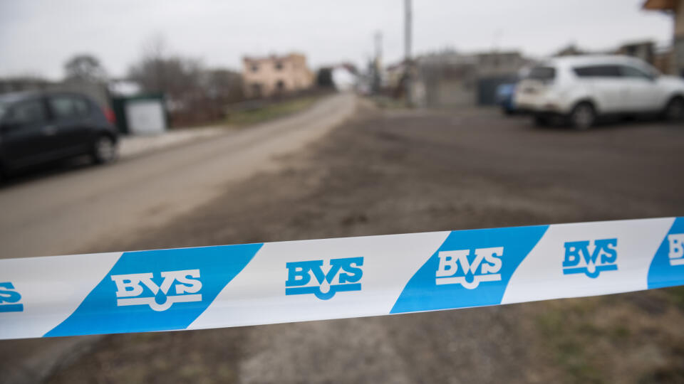 Na snímke začiatok rekonštrukčných prác počas tlačového brífingu Bratislavskej vodárenskej spoločnosti (BVS) v súvislosti s rekonštrukciou vodovodu za viac ako 3 milióny eur vo Veľkých Levároch 10. februára 2021. FOTO TASR - Jaroslav Novák