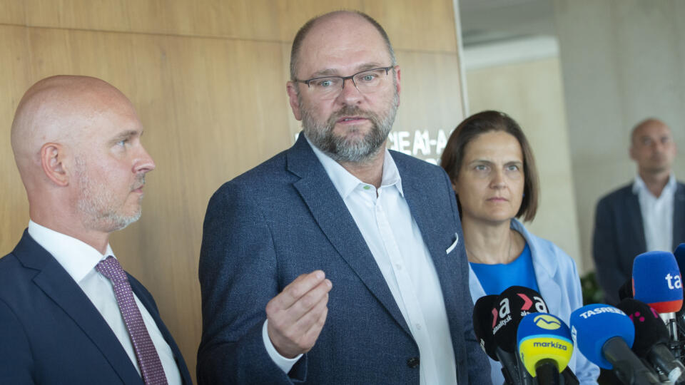 Koaličná rada vo vládnom hoteli Bôrik
