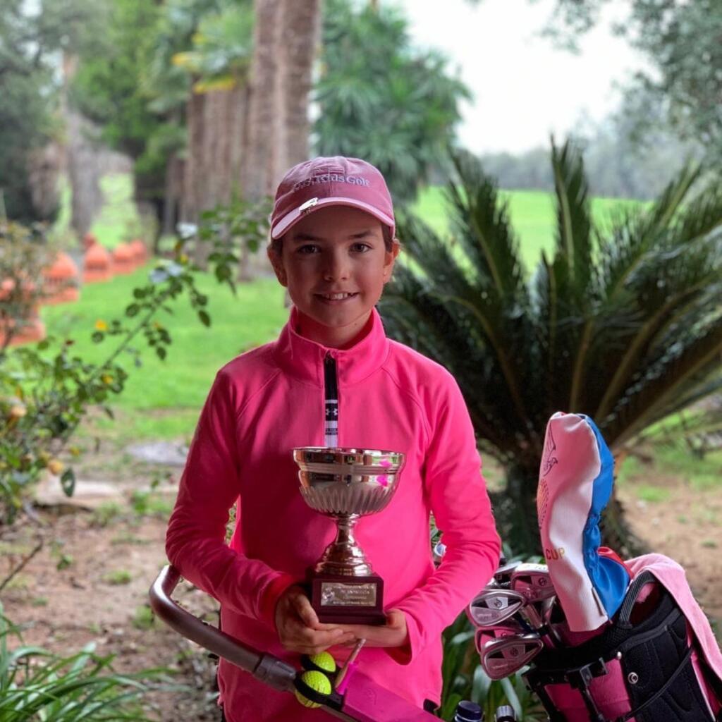 Z času na čas si zahrám golf aj ja, ale úprimne sa musím priznať, že hoci má Ella ešte len desať rokov, je v golfe ďaleko predo mnou,“ povedal bývalý slovenský tenista Doiminik Hrbatý.
