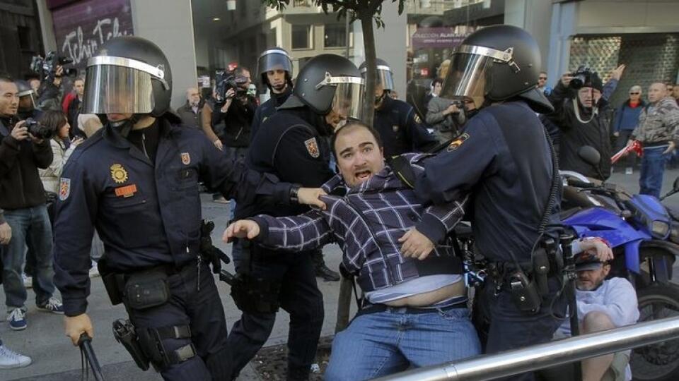 Štrajk v Európe: Na proteste v Španielsku vypukli zrážky s políciou.