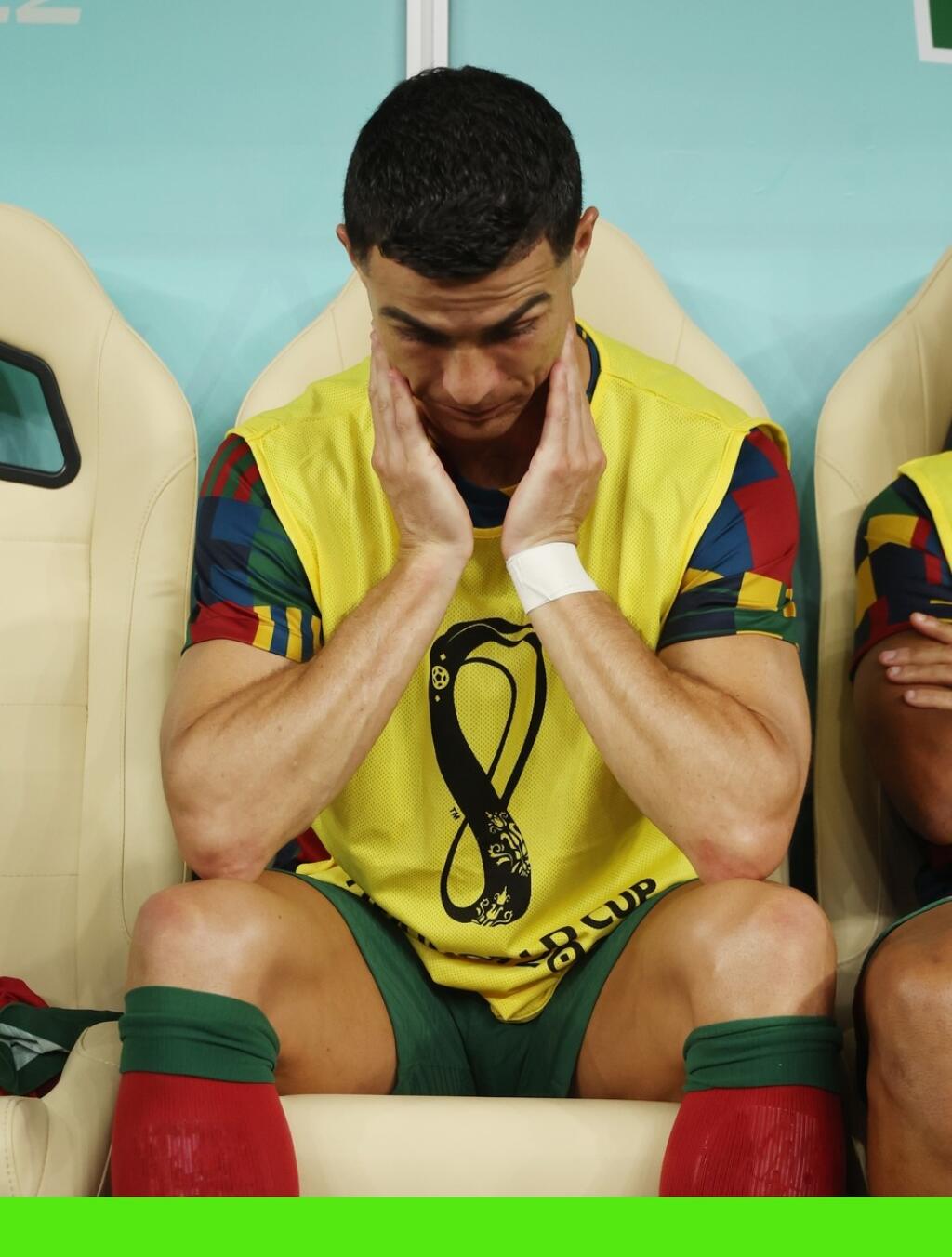 Akoby sa nielen trénerovi, ale aj spoluhráčom vysmieval. Povýšenecká futbalová hviezda by predsa na lavičke sedieť nemala.