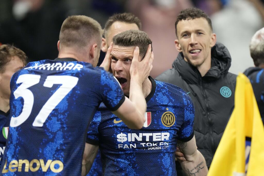 Jednou z jej hlavných priorít má byť pritiahnutie slovenského obrancu Milana Škriniara (27).