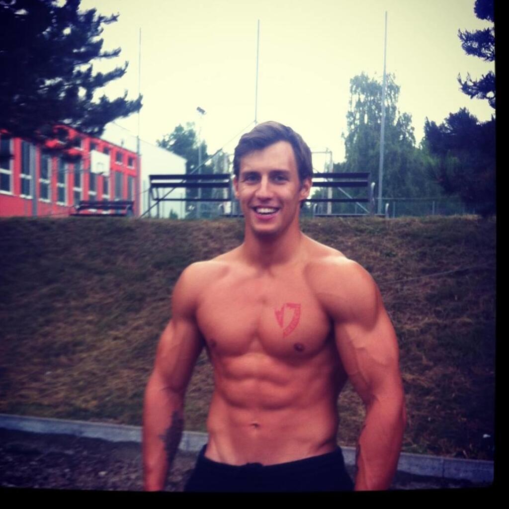 Michal Kyselica je cestovateľ, model a aj tréner. Na konte má aj jednu knihu.