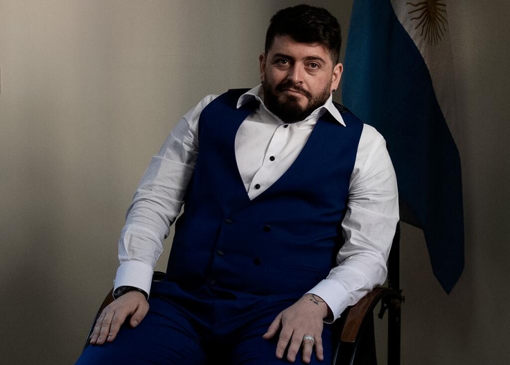 Diego Sinagra dostal pred rokom na konzuláte v Ríme občianstvo Argentíny.