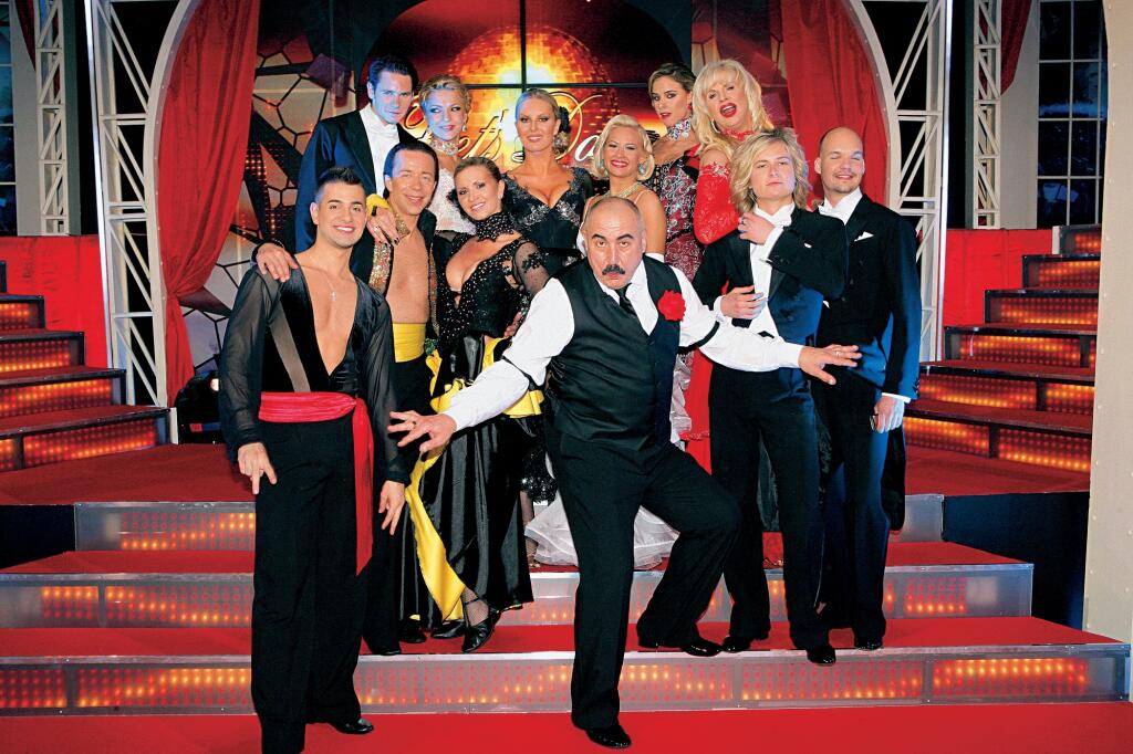 Let's dance, televízna šou show, tancovanie, tanec, Andy Hryc, herec, tanečná partnerka Michaela Marková, tanečnica, ostatní taneční kolegovia, Eva Máziková, Miro Šmajda, Simona Krainová, Nela Pocisková, Martina Šimkovičová
foto: Ján Zemiar
uverejnené: Šarm 16/2010
IBA PRE POTREBY REDAKCIE ŠARM! V PRÍPADE INÝCH REDAKCIÍ VÝLUČNE SO SÚHLASOM FOTOGRAFA!!!!!!!!
pôvodný súbor:1DAO5067.eps