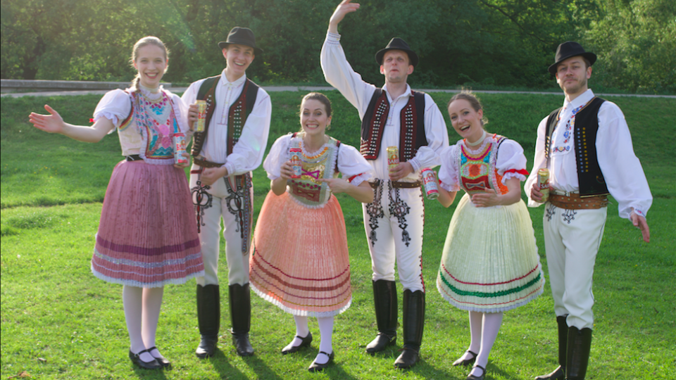 Prieskum potvrdzuje, že Slováci žijú folklórom.