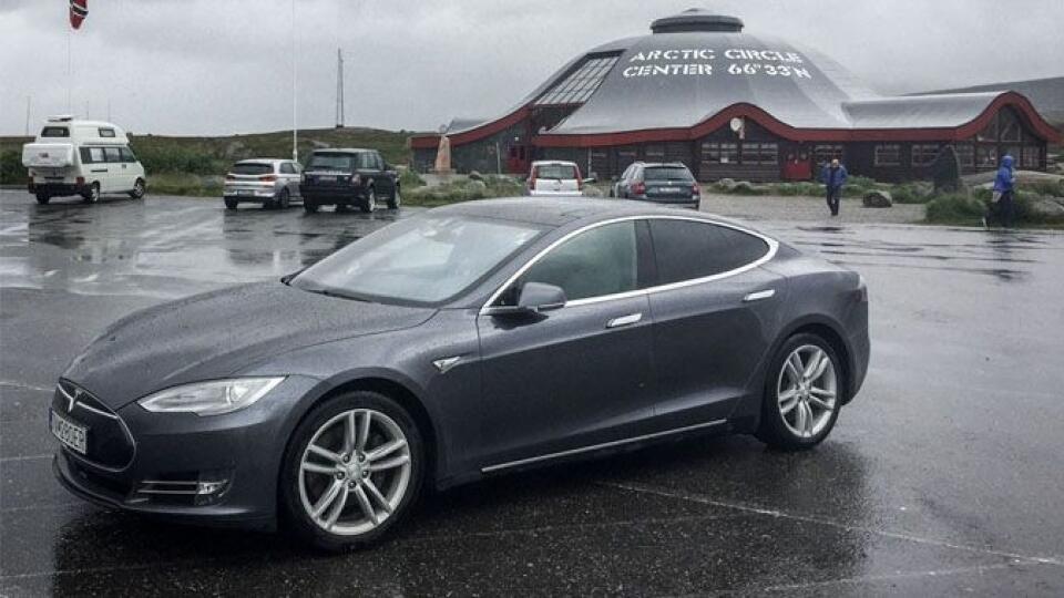 Tesla na výprave za polárny kruh