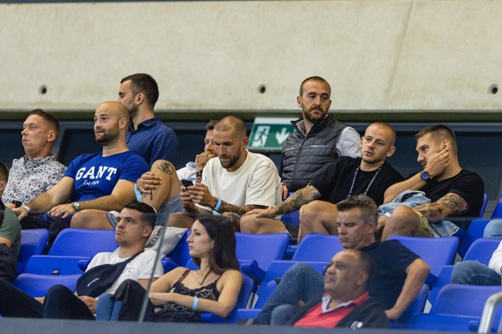 Na snímke Vladimír Weiss mladší v hľadisku počas zápasu F skupiny Európskej konferenčnej ligy medzi ŠK Slovan Bratislava a FC Kodaň.