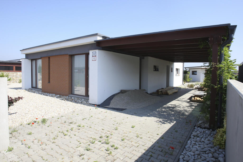 Dom Sisy Sklovskej-Lelkešovej v Chorvátskom Grobe-Žitná 45