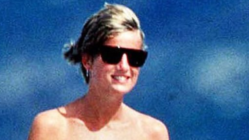 Lady Diana v plavkách.