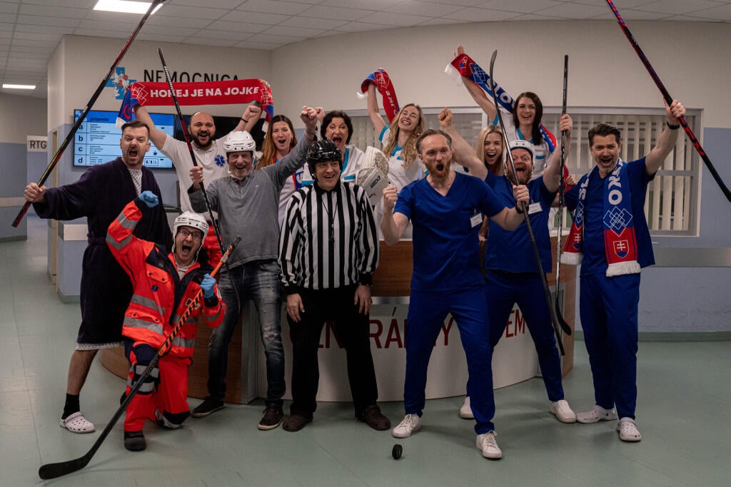Hokejom žije celé Slovensko. Fandia aj herci zo seriálu Nemocnica