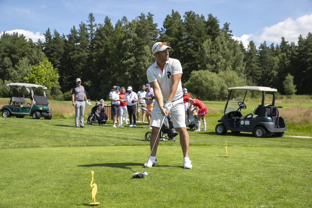 Na golfovom turnaji si zahrali nielen hokejové legendy a Rory Sabbatini, ale aj známi herci. Na fotke Filip Tůma.